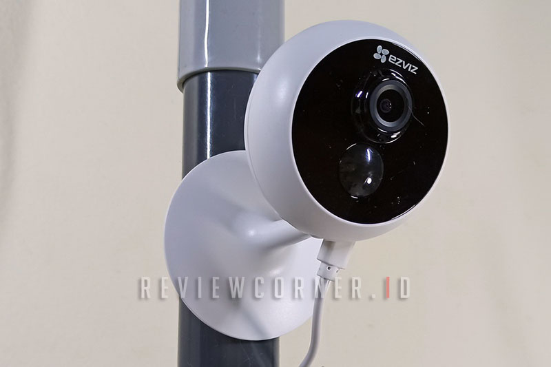 Instalasi EZVIZ C1C PIR
